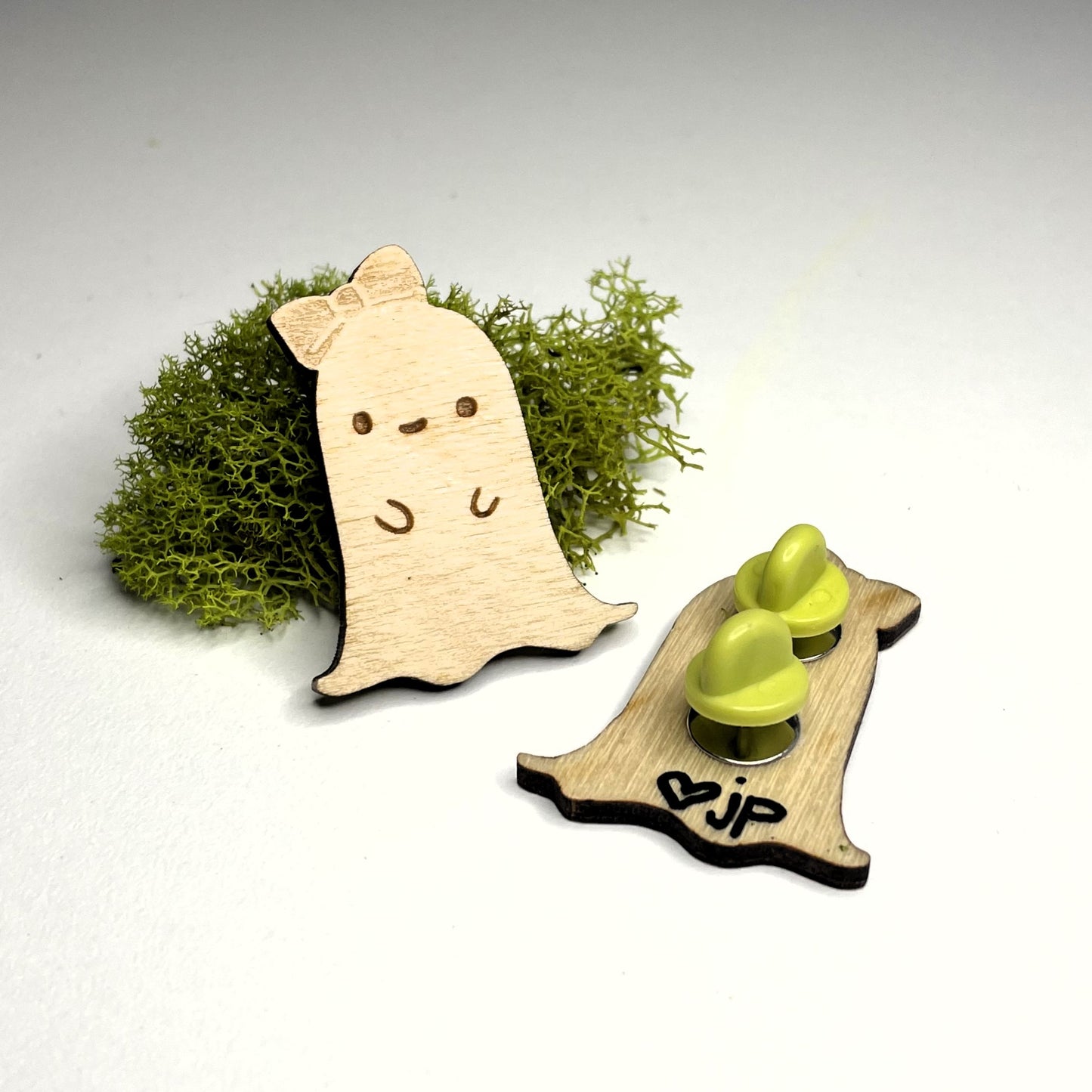 Wooden Pin-Gwen the Ghost