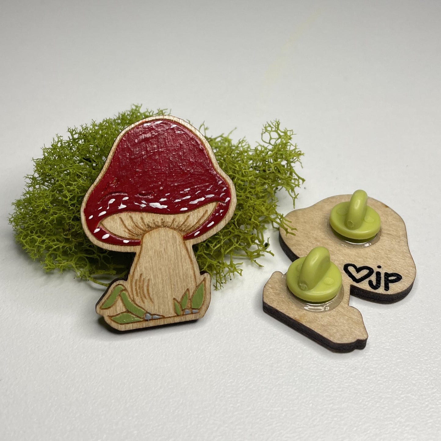 Wooden Pin- Mushroom In Grass