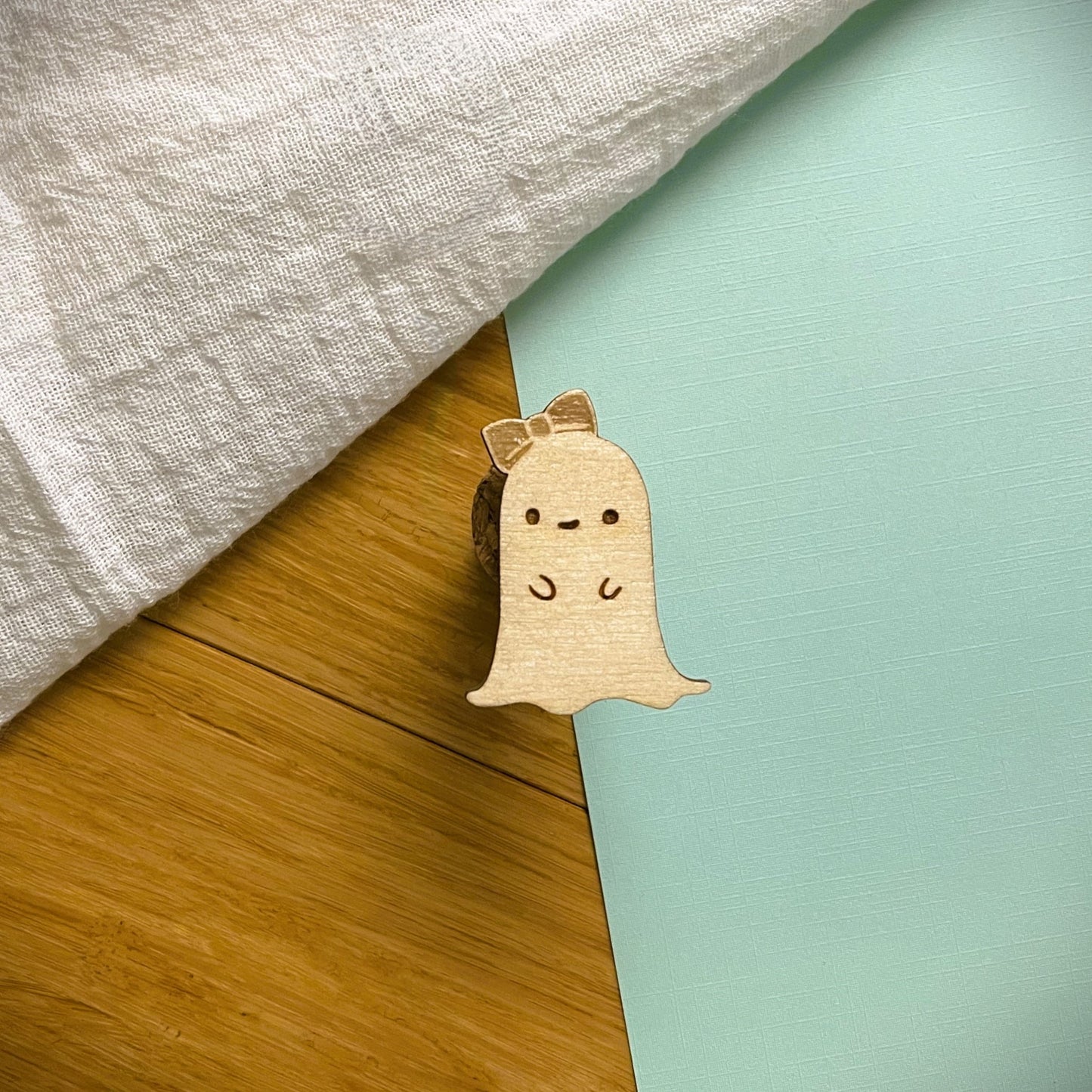 Wooden Pin-Gwen the Ghost