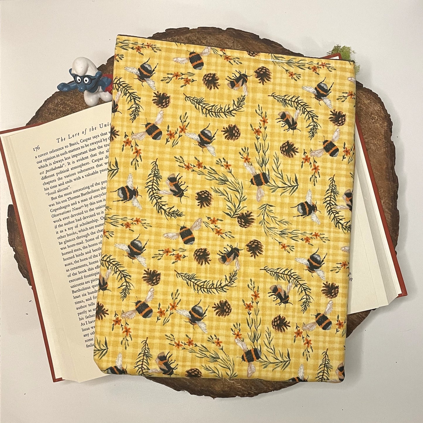 Book Protector- Bee & Pine