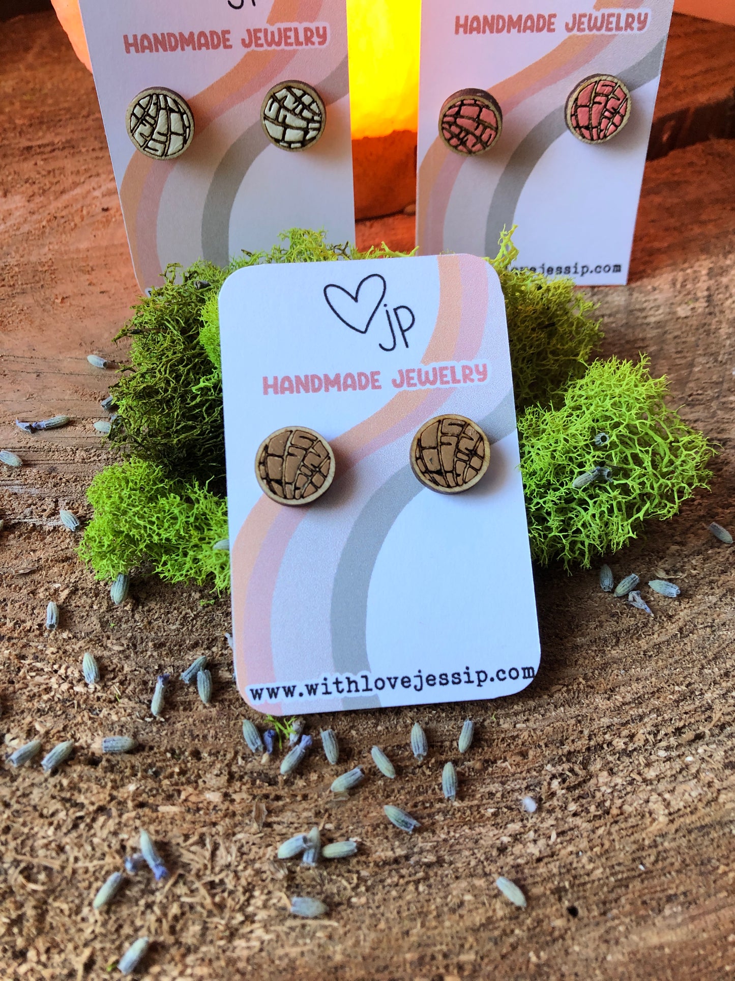 Hand Painted Wooden Studs-Conchas