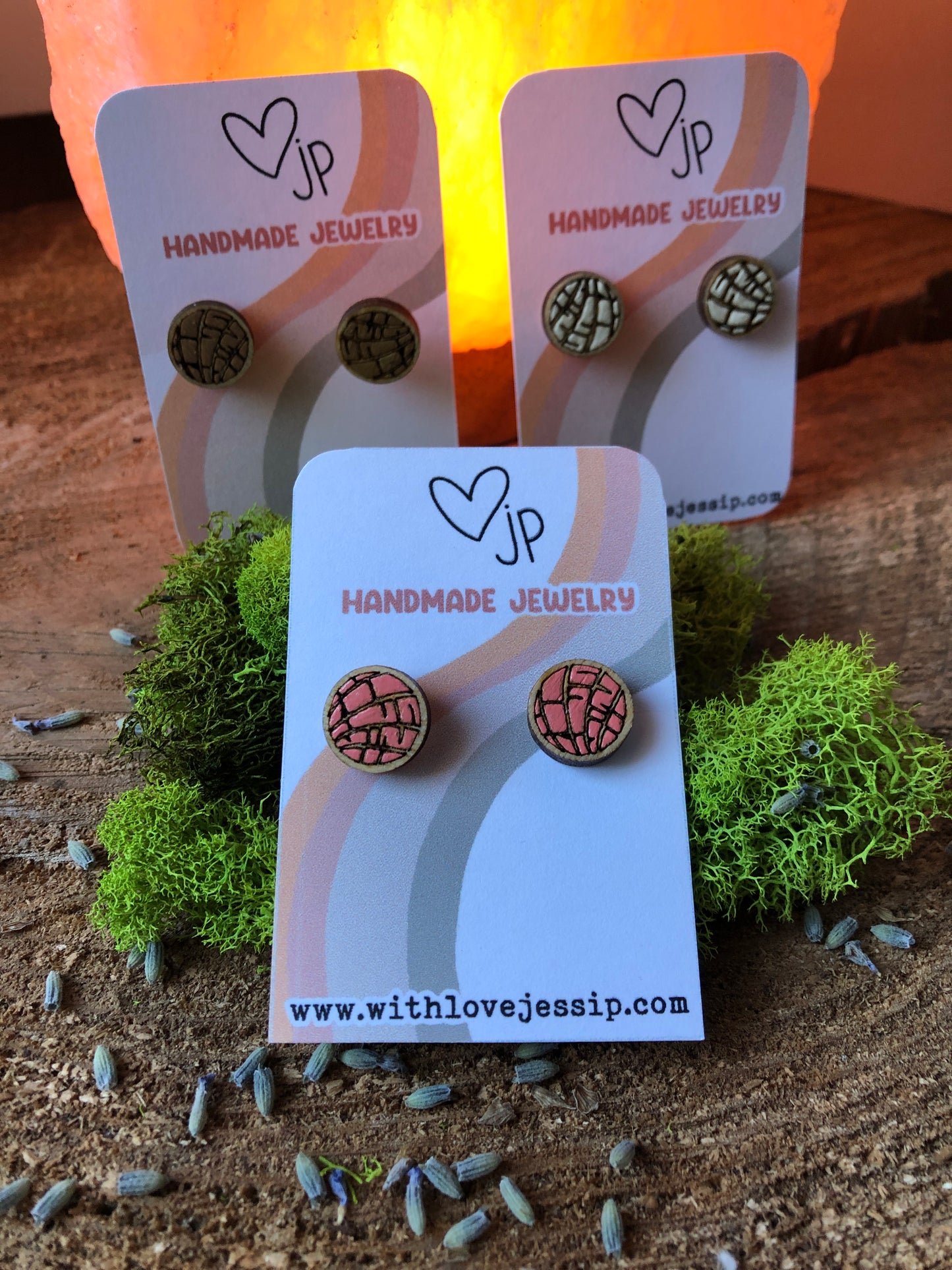 Hand Painted Wooden Studs-Conchas