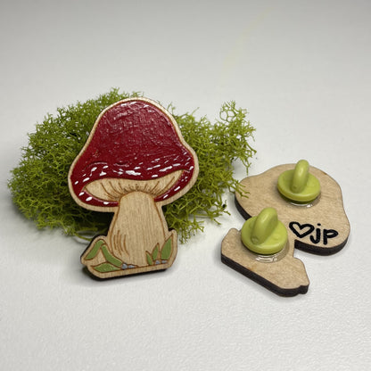Wooden Pin- Mushroom In Grass
