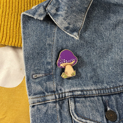 Wooden Pin- Mushroom In Grass