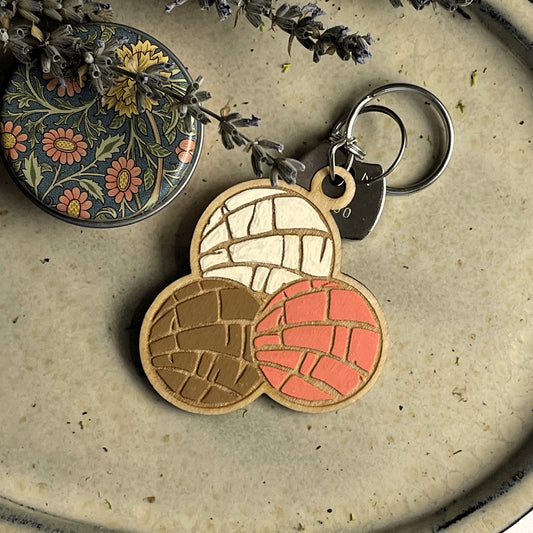 Wooden Keychain - Conchas