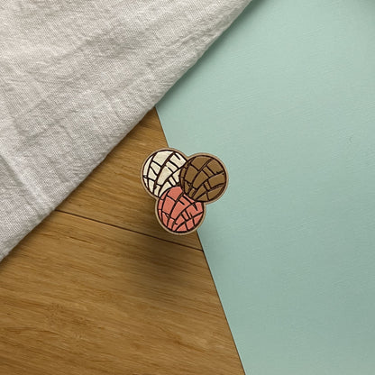 Hand Painted Wooden Pin-Conchas