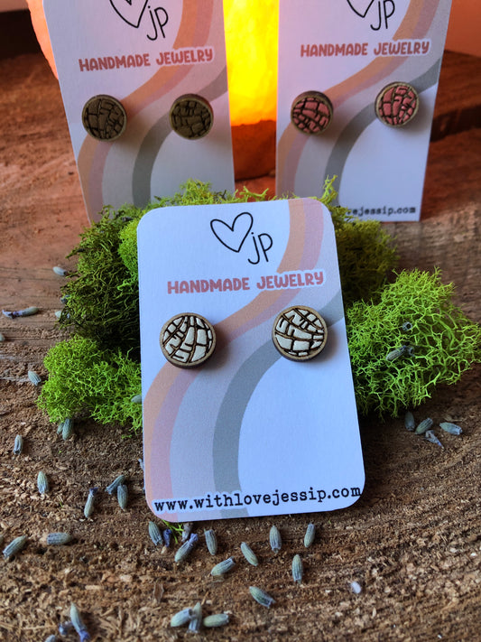 Hand Painted Wooden Studs-Conchas